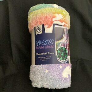 Glow in the Dark Printed Plush Throw. NWOT 50” x 60”. 100% Polyester.